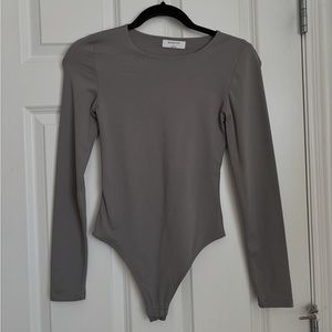Aritzia Babaton Contour Crew Longsleeve Bodysuit
